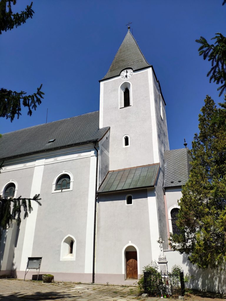 Kostol sv. Filipa a Jakuba, Rača