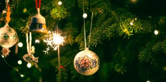 Na vianočnom stromčeku môžete mať aj takého originálne ozdoby. Foto: Slovenská ľudová majolika MODRA