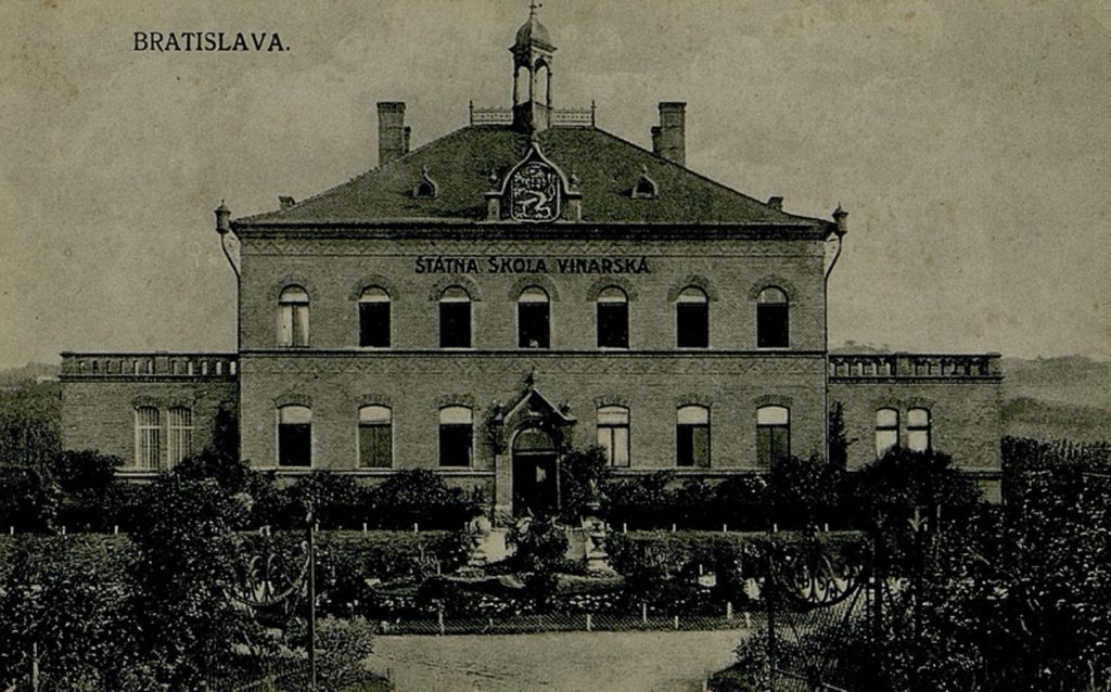 Štátna škola vinárska na pohľadnici - začiatok 20 rokov 20. storočia