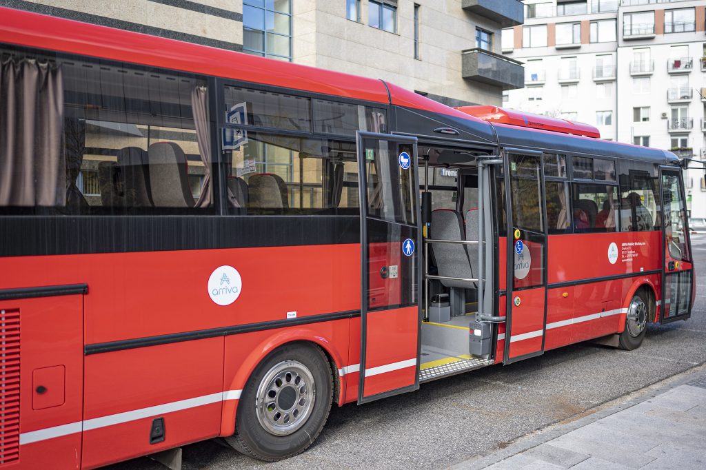Počet cestujúcich autobusmi spoločností ARRIVA na Slovensku za prvé dva mesiace roku 2023 narástol o 31 percent v porovnaní s rovnakým obdobím roku 2022.