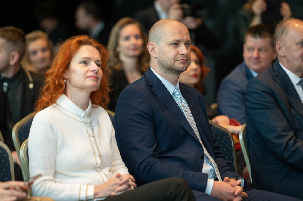 Podpredsedníčka vlády Lívia Vašáková a minister investícií, regionálneho rozvoja a informatizácie Peter Balík
