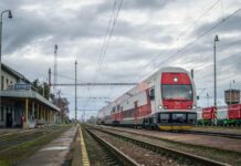 Mimoriadna udalosť prerušila železničnú dopravu medzi Sencom a Sládkovičovom zeleznicna_stanica_senec