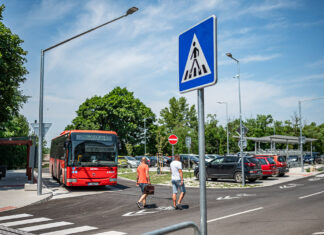 Prestupný terminál a záchytné parkovisko Veľké Leváre