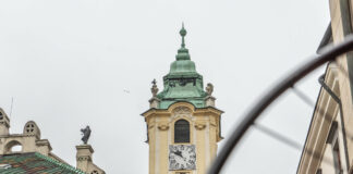 Múzeum mesta Bratislavy zreštaurovalo zástavu významného bratislavského cechu debnárov