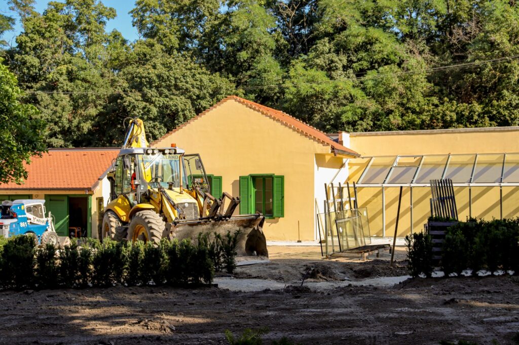 Bratislavská župa revitalizuje záhradu v modranskom kaštieli