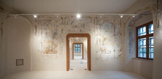 Počas rekonštrukcie Kaštieľa v Čunove sme odkryli vzácne nástenné maľby