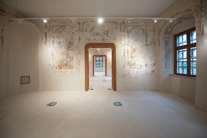 Počas rekonštrukcie Kaštieľa v Čunove sme odkryli vzácne nástenné maľby