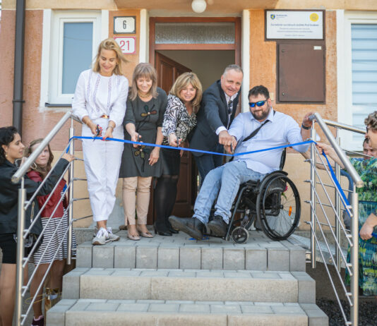 Bratislavská župa otvorila nové zariadenie sociálnych služieb. Ide o zariadenie podporovaného bývania, v ktorom môžu klienti viesť samostatný život