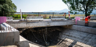 Oprava mostu medzi Pernekom a Malackami