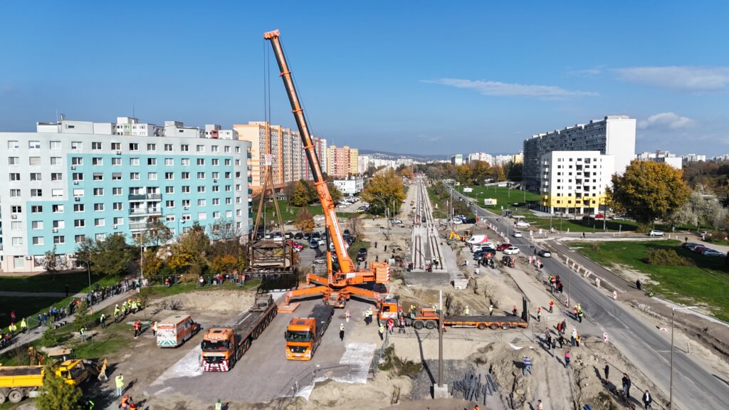 Presun protitankovej steny v Petržalke