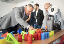 Stredná odborná škola technológií a remesiel na Ivanskej ceste v Bratislave je centrom odborného vzdelávania a prípravy v stavebníctve, strojárstve a elektrotechnike. Absolventi majú 100% úspešnosť na trhu práce. Škola spolupracuje s renomovanými firmami, kde študenti vykonávajú odbornú prax s možnosťou finančných odmien. Študenti majú k dispozícii moderne vybavené učebne a dielne, interaktívne tabule, špecializované učebne s počítačmi, telocvičňu s posilňovňou, ihriská s umelou trávou a tenisové kurty.