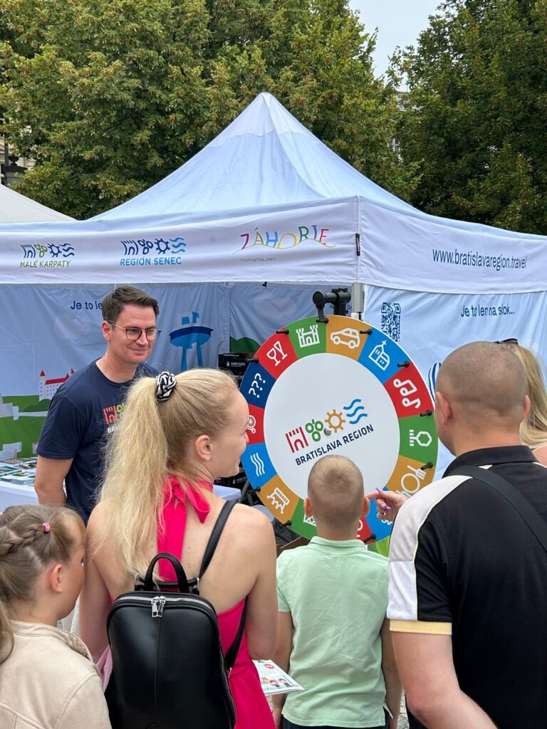 Deň otvorených dverí v prezidentskom paláci