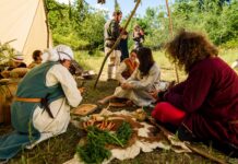 Slovania vo Svätom Jure: popoludnie plné histórie, remesiel a hudby v Malých Karpatoch Slovania vo Svätom Jure: popoludnie histórie, remesiel a hudby v Malých Karpatoch