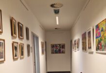 „Tvoríme srdcom“ výstava obrazov prijímateľov sociálnej služby Zariadenia sociálnych služieb Pod hradom