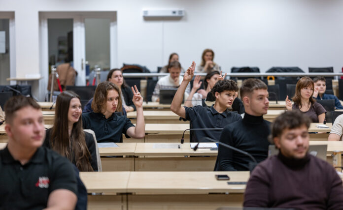 54928342182_12bf4a553f_k