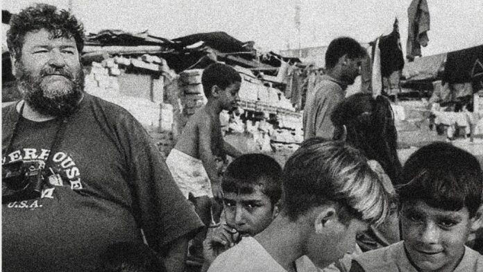 Výstava Všetky deti Boha 2025 obnovujú odkaz fotografa Tibora Huszára