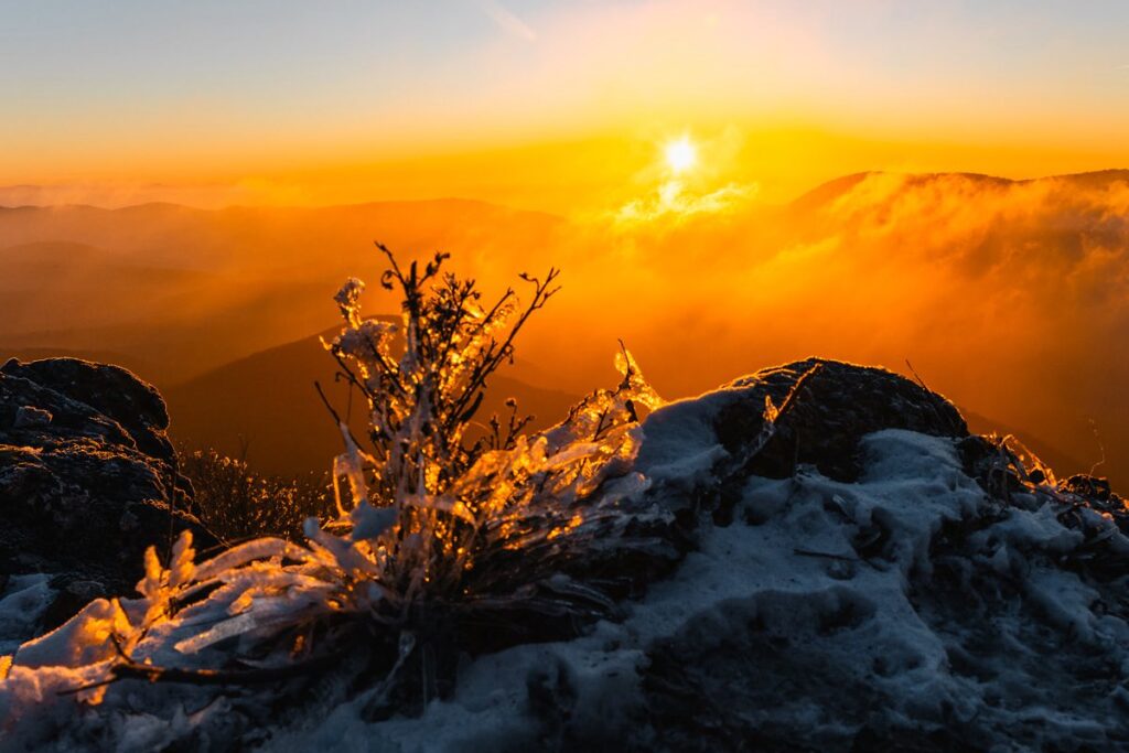 Východ slnka nad Roštúnom