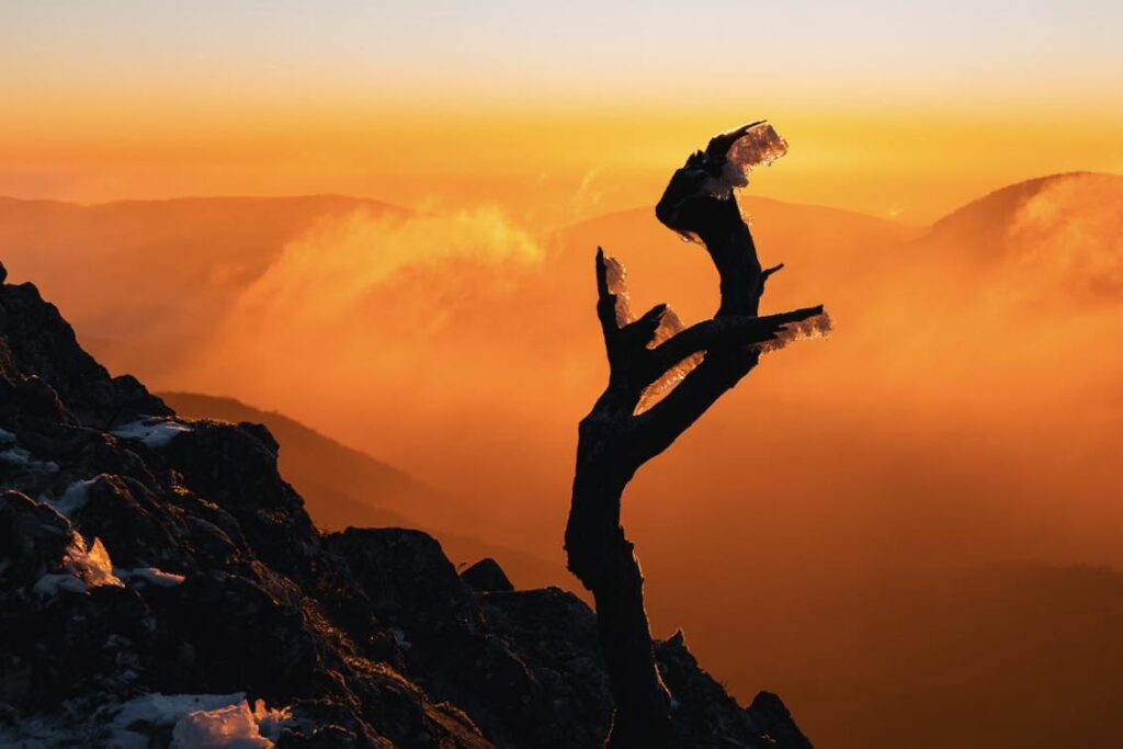 Východ slnka nad Roštúnom