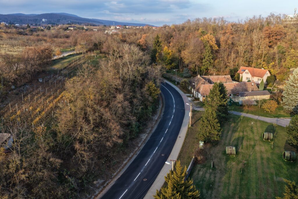 Zrevitalizovaná cesta v Modre