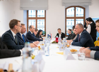 Župan Droba po rokovaní s eurokomisárom: Kohézia musí zostať základom európskych investícií