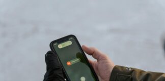 Najkrajšie, ale tiež najkritickejšie sviatky. Ako počas Vianoc zostaťv bezpečí doma aj na cestách?