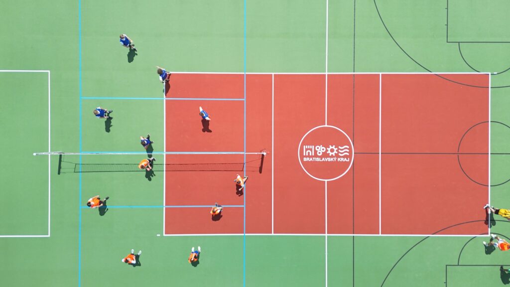 Nové športovisko na strednej škole geodetickej v Ružinove