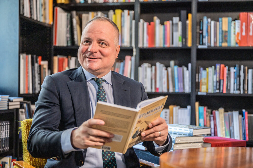 Vráťme knihy do škôl