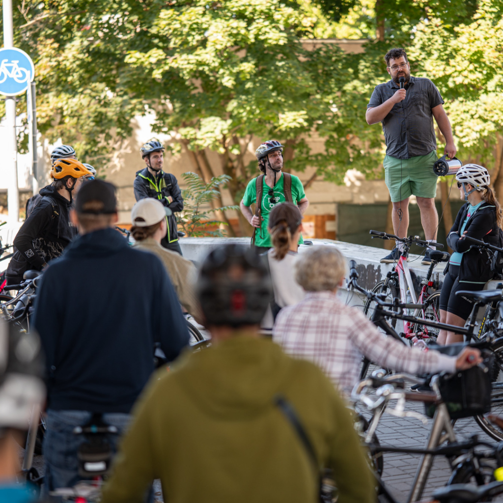 Po stopách železnej opony zo sedla bicykla