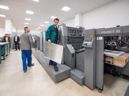 Stredná odborná škola polygrafická v Rači prechádza veľkou modernizáciou. Druhá etapa je v plnom prúde, vznikne tu prestrešené átrium Stredná odborná škola polygrafická v Rači prechádza veľkou modernizáciou. Druhá etapa je v plnom prúde, vznikne tu prestrešené átrium