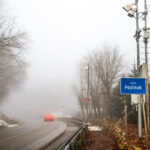 Bratislavský kraj nasadzuje do terénu meteostanice, ktoré rozhodujú o zimnej údržbe v reálnom čase Keď dispečing vie včas, kde sa podmienky menia, nemusí posýpať 'naslepo' veľké úseky, ale cielene zasiahne tam, kde hrozí problém