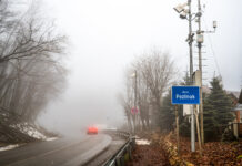 Keď dispečing vie včas, kde sa podmienky menia, nemusí posýpať 'naslepo' veľké úseky, ale cielene zasiahne tam, kde hrozí problém