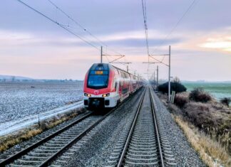 Cestujúcich na západnom Slovensku čakajú obmedzenia kvôli výlukám Dočasné zmeny vlakov v prospech modernejšej infraštruktúry