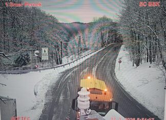 Návrat zimy a snehu. Župní cestári zasahovali na cestách v horách zimná údržba