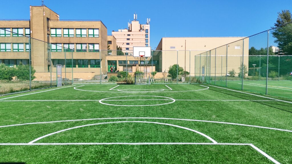 Polygrafická škola v Rači