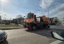 Župní cestári prechádzajú na jarný režim. Technika už čistí cesty v Malackách