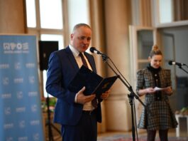 Bratislavský kraj ocenil výnimočných učiteľov. Juraj Droba po prvý raz udelil aj ocenenie Riaditeľ roka Bratislavský kraj ocenil výnimočných učiteľov. Juraj Droba po prvý raz udelil aj ocenenie Riaditeľ roka