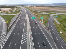 Od štvrtku 9.4. do nedele 12.4. bude uzavretá diaľnica D1 v smere do Bratislavy. Diaľničiari pripravujú presmerovanie dopravy na rozšírenú cestu