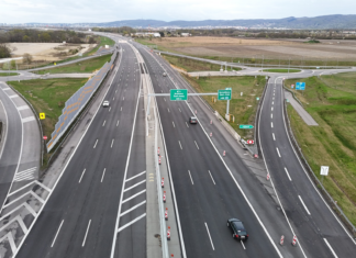 Od štvrtku 9.4. do nedele 12.4. bude uzavretá diaľnica D1 v smere do Bratislavy. Diaľničiari pripravujú presmerovanie dopravy na rozšírenú cestu