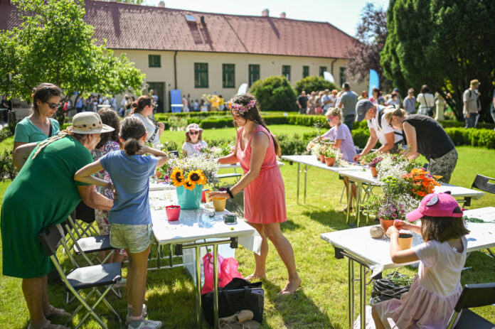Tvorivá dielňa v záhrade kaštieľa Modra