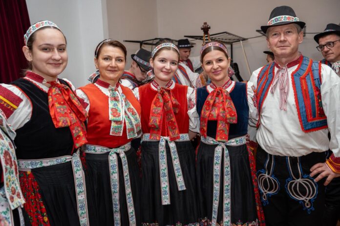 Folklórna skupina Tulipán Čataj