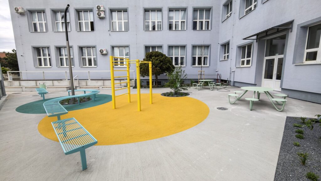 Gymnázium Pezinok