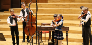Deti hrajú koncert