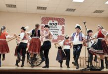 100 rokov folklórnej tradície v Čataji