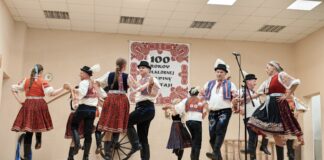100 rokov folklórnej tradície v Čataji