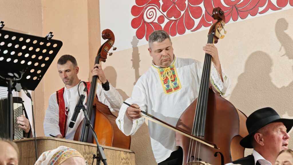 100 rokov folklórnej tradície v Čataji