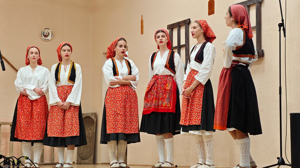 100 rokov folklórnej tradície v Čataji