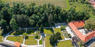 Kaštieľský park v Modre