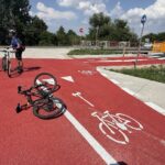 Bratislavský kraj ponúka sieť cyklotrás, ktoré prepájajú mesto s lužnou krajinou, vodnými tokmi, jazerami a obcami Po stopách Malého Dunaja a Šúrskeho kanála: cyklovýlet podunajskou krajinou