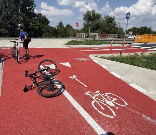 Bratislavský kraj ponúka sieť cyklotrás, ktoré prepájajú mesto s lužnou krajinou, vodnými tokmi, jazerami a obcami Po stopách Malého Dunaja a Šúrskeho kanála: cyklovýlet podunajskou krajinou