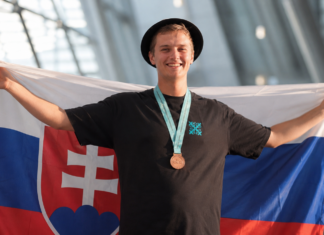 Žiak gymnázia v pôsobnosti Bratislavského samosprávneho kraja Jozef Steinhübl dosiahol výrazný medzinárodný úspech Žiak gymnázia v pôsobnosti Bratislavského samosprávneho kraja Jozef Steinhübl dosiahol výrazný medzinárodný úspech